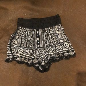 Angie Printed Boho shorts small